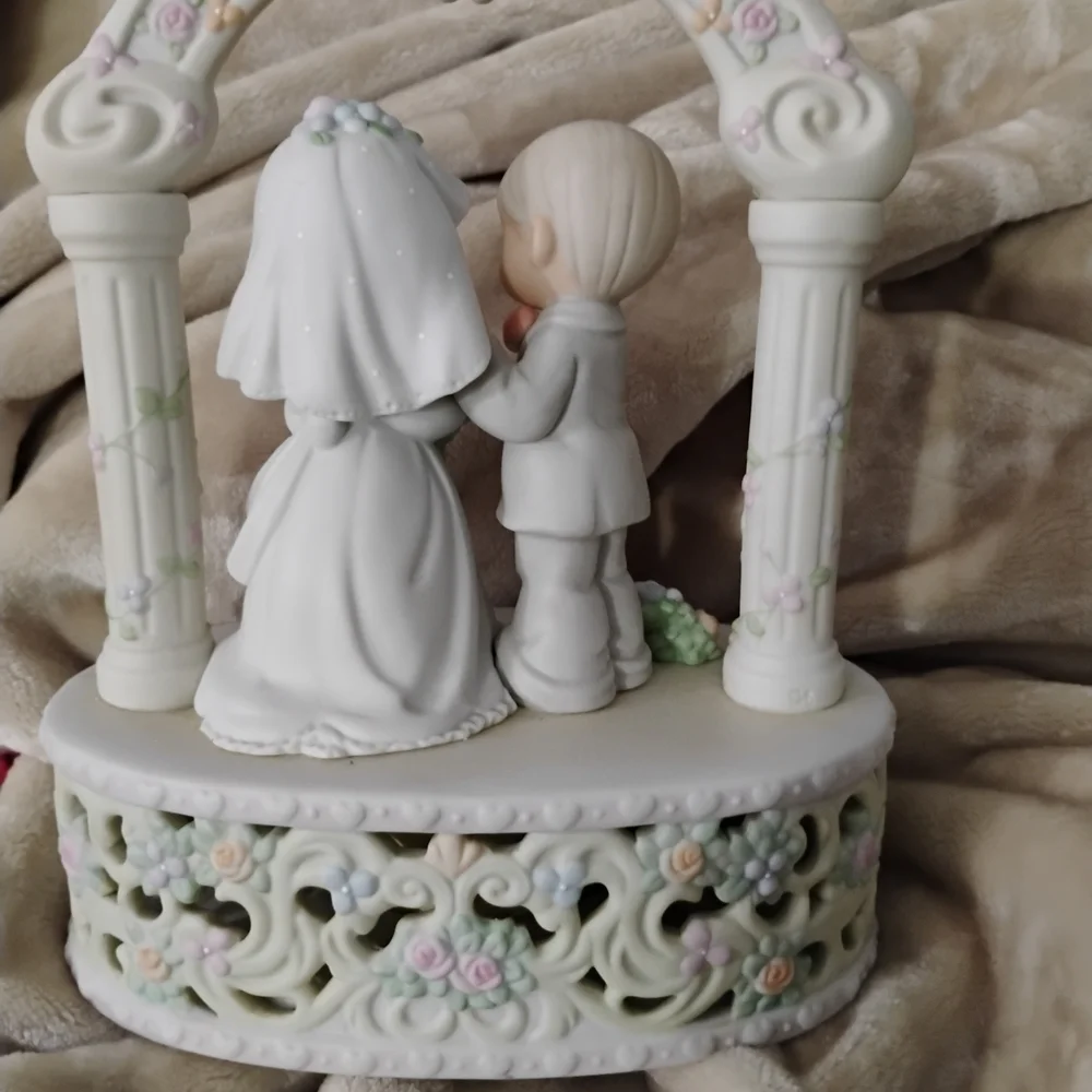 Romantic Wedding Cake Topper Figurine